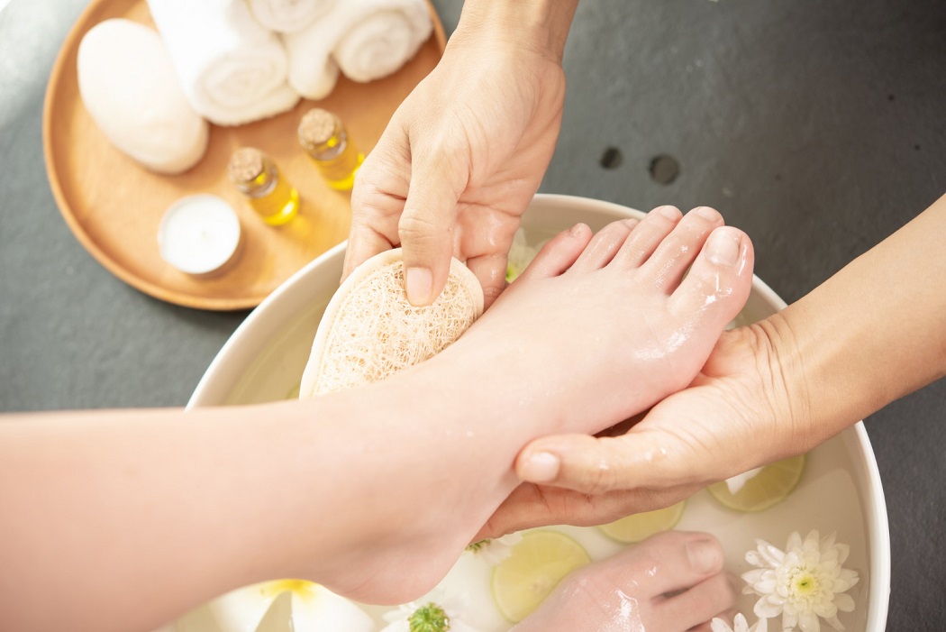 Pedicure and skincare in megabeauty salon megabeautyltd.co.uk a well equipped beauty salon foot-washing-spa-before-treatment-spa-treatment-product-female-feet-hand-spa